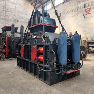 2PG1200x800大型液壓對輥制砂機發(fā)貨圖片