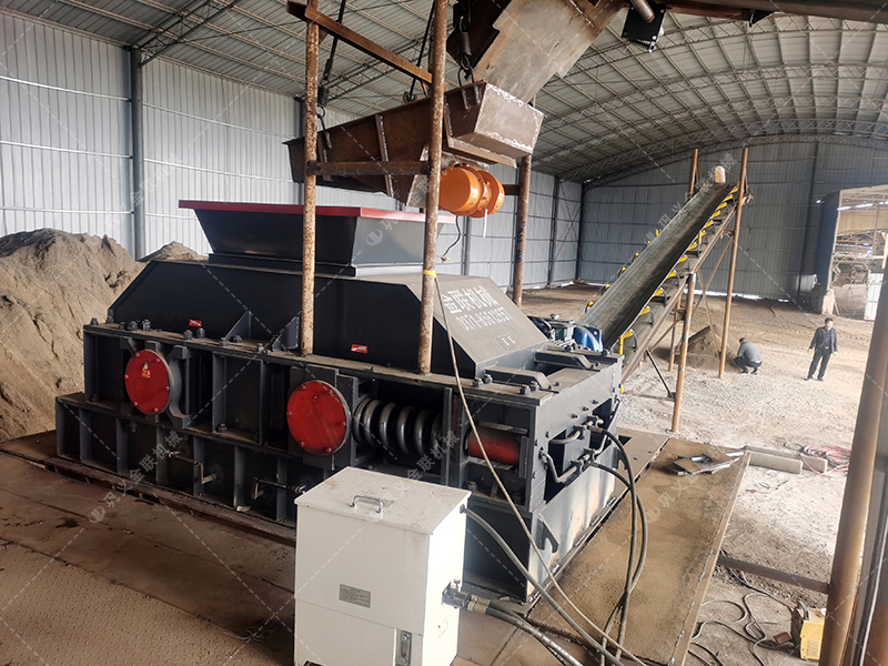 時(shí)產(chǎn)150噸的對(duì)輥制砂機(jī)是什么型號(hào)？如何控制出砂率？