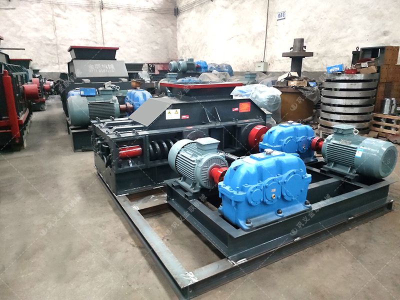 中小型直連式對輥破碎機(jī)發(fā)貨兩臺 發(fā)往河南