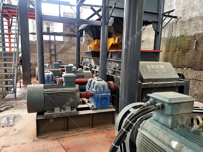 廢棄混凝土骨料破碎用到哪些設備？對輥破碎機怎么樣？