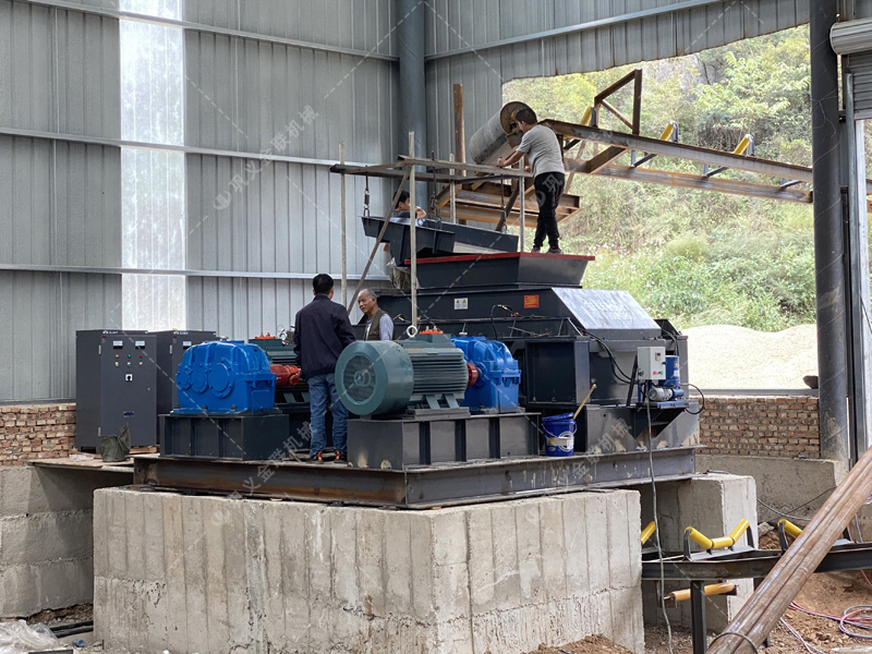 大型砂石廠購置一臺重型對輥破碎機需要投資多少？