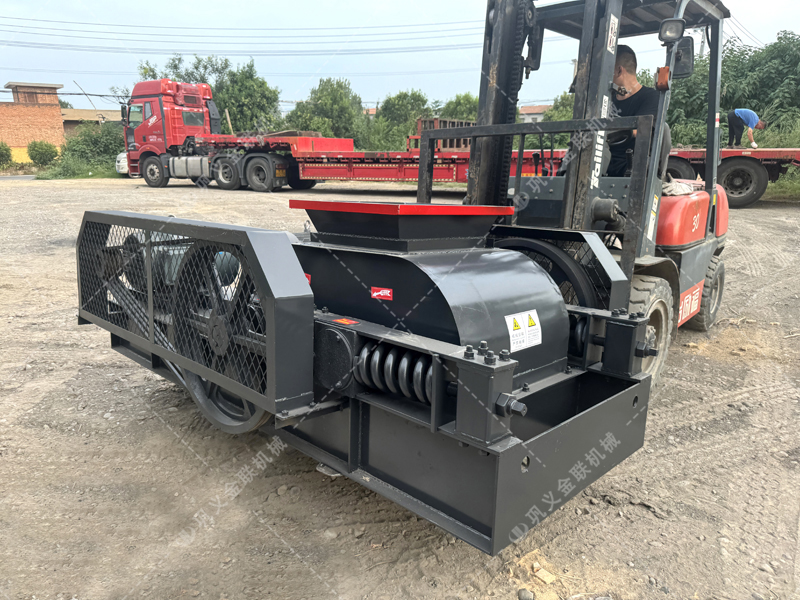 采購(gòu)雙齒輥破碎機(jī)必問(wèn)的7個(gè)問(wèn)題！少問(wèn)一個(gè)都可能被坑？