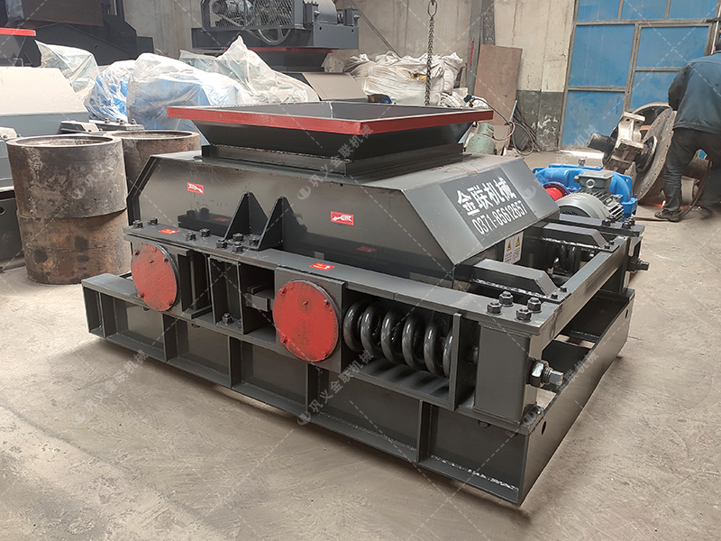 雙齒輥破碎機(jī)處理含雜原煤：專業(yè)優(yōu)勢(shì)究竟比傳統(tǒng)設(shè)備強(qiáng)在哪？